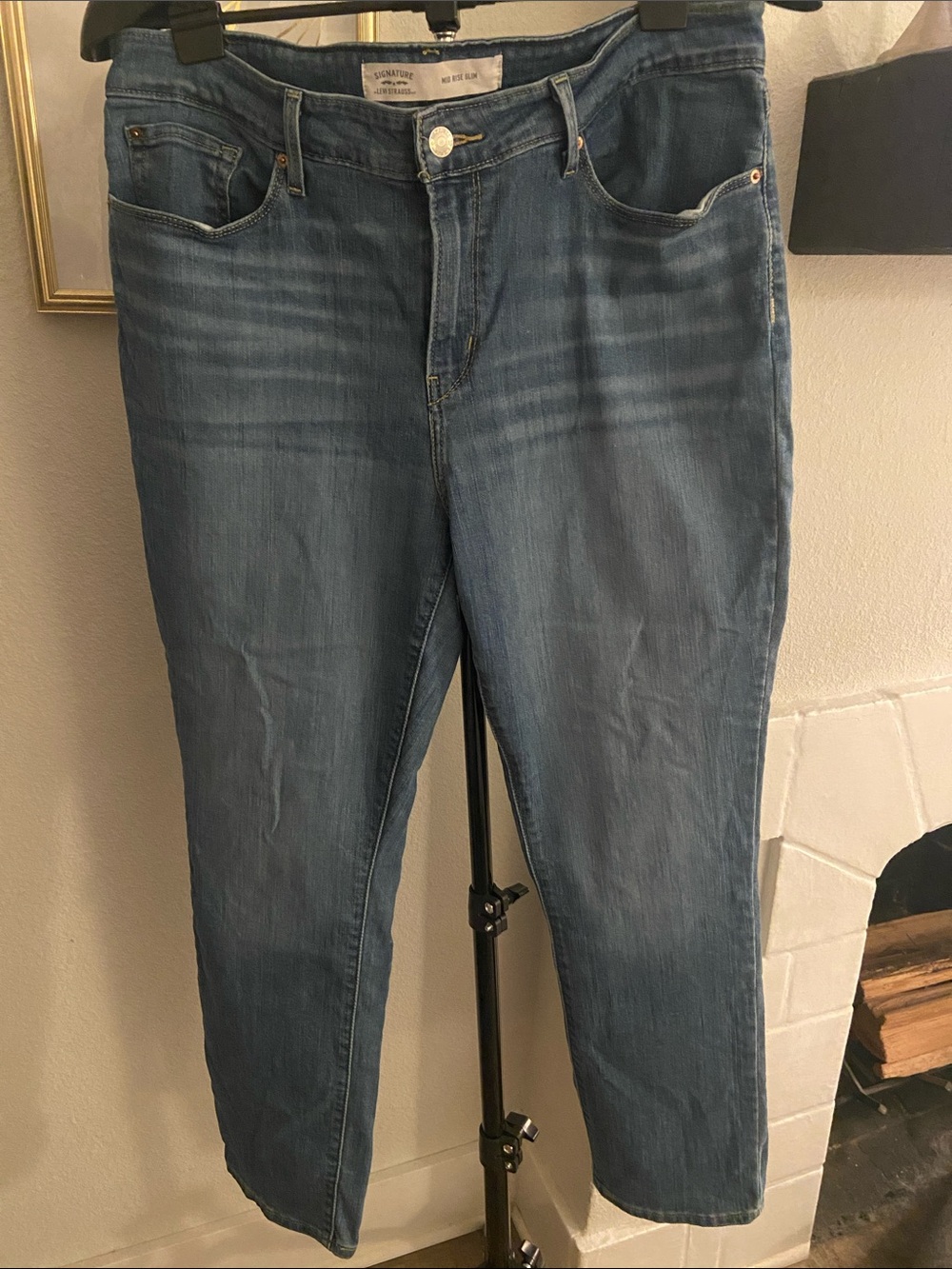 Signature by Levi Strauss Straight Leg Medium Blue Women's Jeans